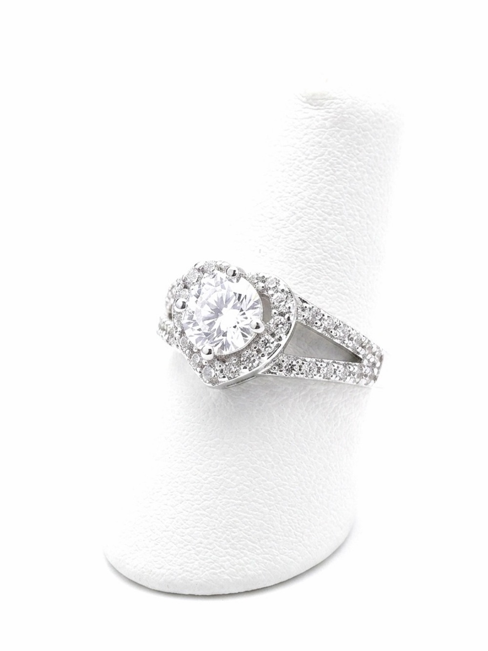 New S925 Sterling Silver Woman’s Elegant White Sapphire Heart Engagement Ring